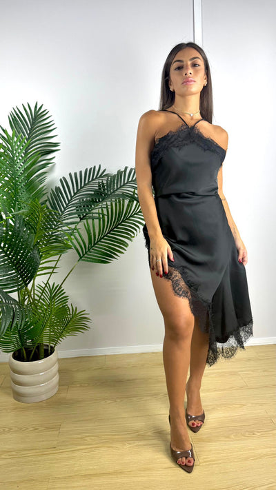 Mini Abito nero elegance con dettagli in pizzo